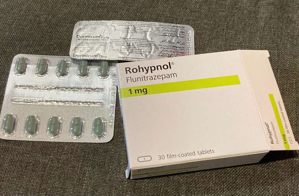 rohypnol-flunitrazepam-1mg-online-sverige Ljusblå Rohypnol Flunitrazepam 1mg tabletter i originalförpackning för säker leverans i Sverige.