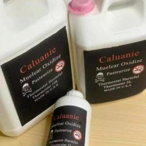 99 % ren Caluanie Muelear Oxidize i industriell behållare för metallbearbetning.