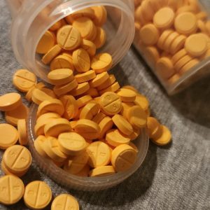 Vita Dextroamfetamin Dexedrin 10mg tabletter för säker leverans i Sverige.