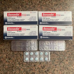 Blå Diazepam Valium 10mg tabletter i blisterförpackning för säker leverans i Sverige.