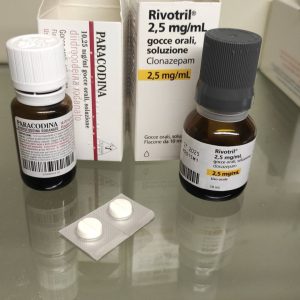Flaska med Rivotril Klonazepam oral lösning för behandling av kramper och ångest i Sverige.