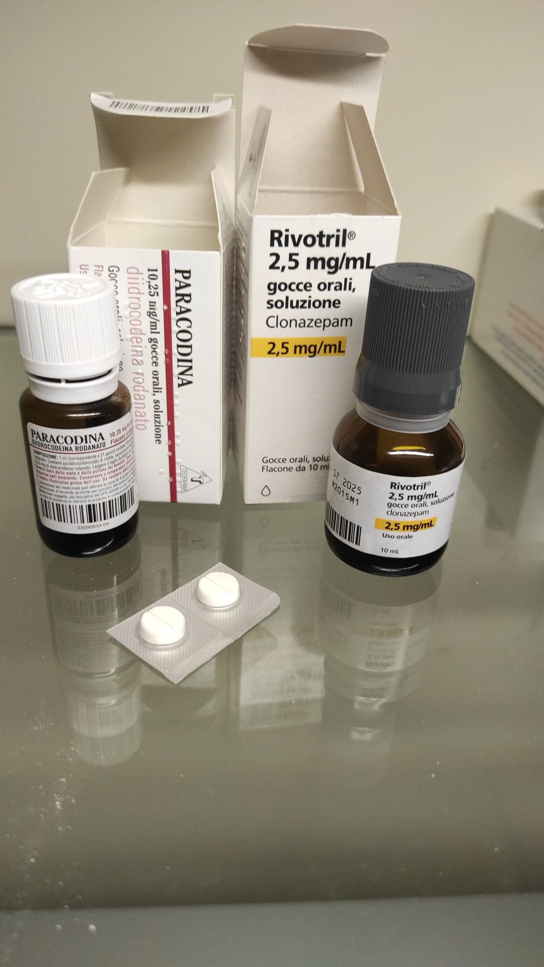 rivotril-klonazepam-oral-losning-online-sverige Flaska med Rivotril Klonazepam oral lösning för behandling av kramper och ångest i Sverige.